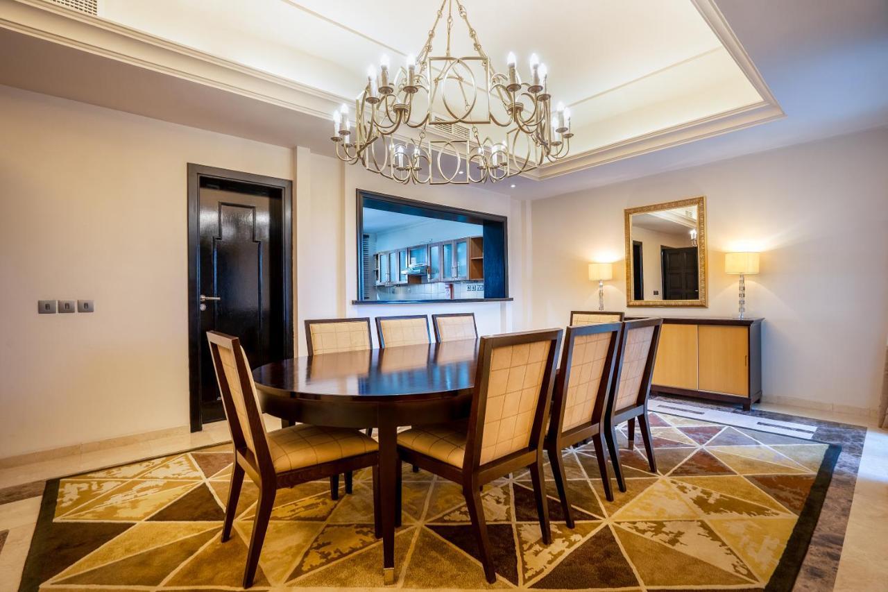 Grand Hyatt Doha Hotel & Villas Eksteriør billede A dining room