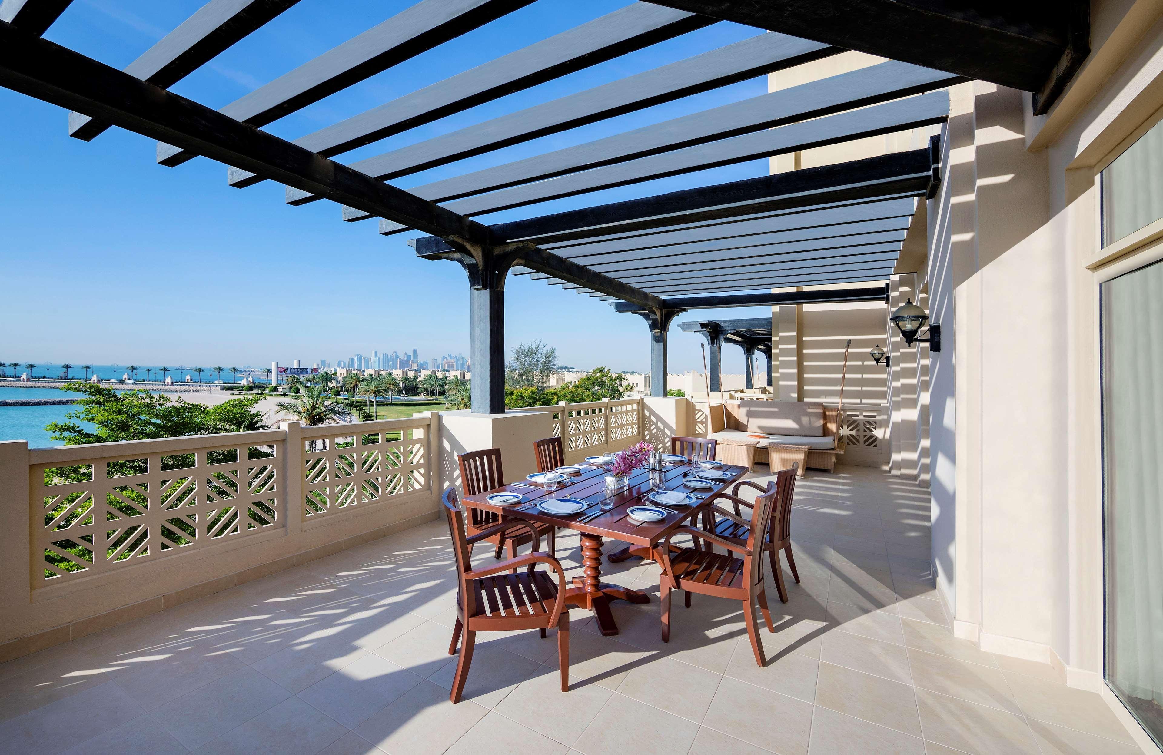 Grand Hyatt Doha Hotel & Villas Eksteriør billede The Terrace at the Four Seasons Hotel, Cairo