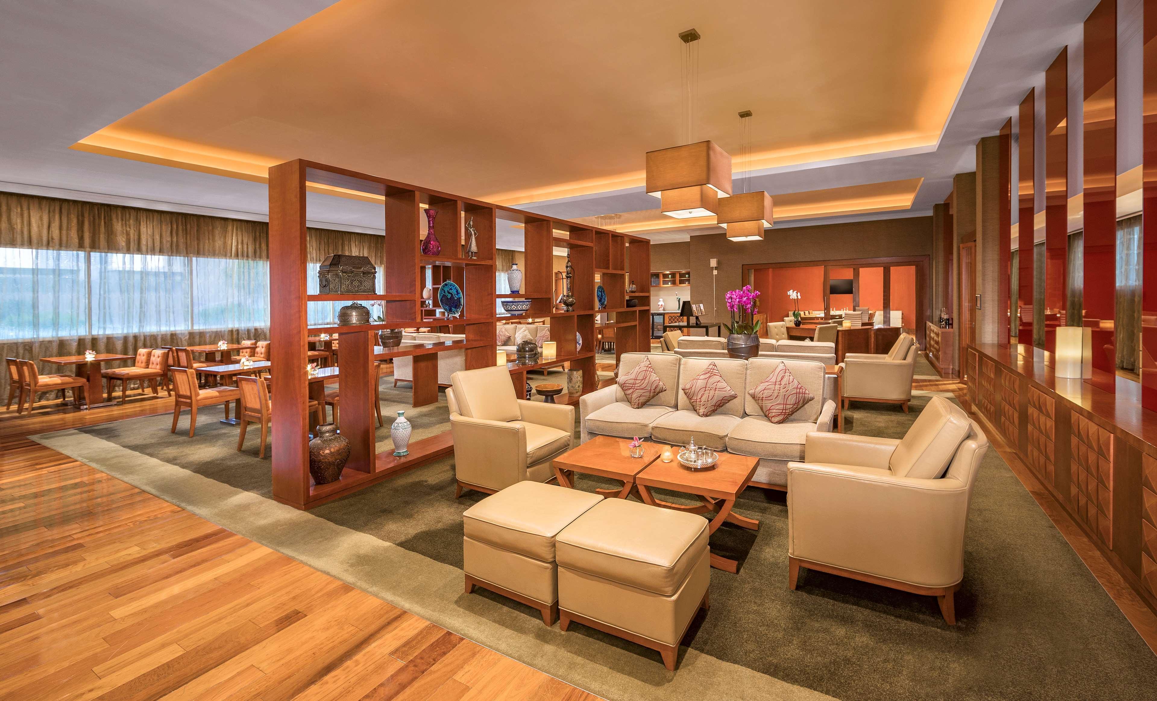 Grand Hyatt Doha Hotel & Villas Eksteriør billede The lounge at the airport