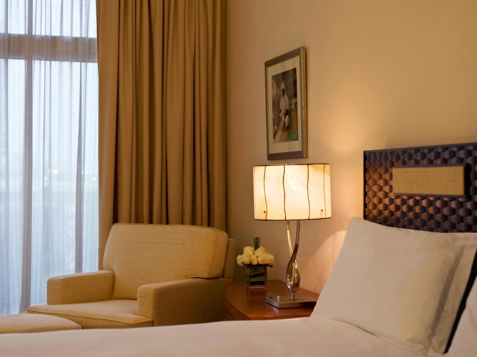 Grand Hyatt Doha Hotel & Villas Eksteriør billede A bedroom at the hotel