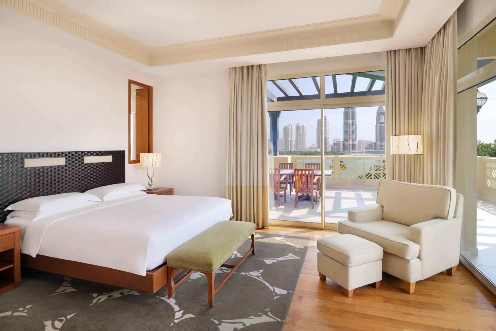 Grand Hyatt Doha Hotel & Villas Eksteriør billede A bedroom at the hotel