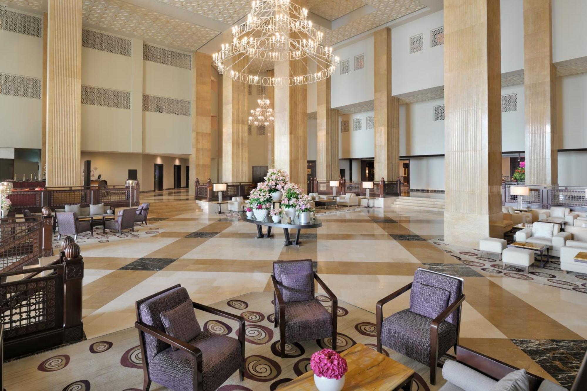 Grand Hyatt Doha Hotel & Villas Eksteriør billede The lobby of the hotel