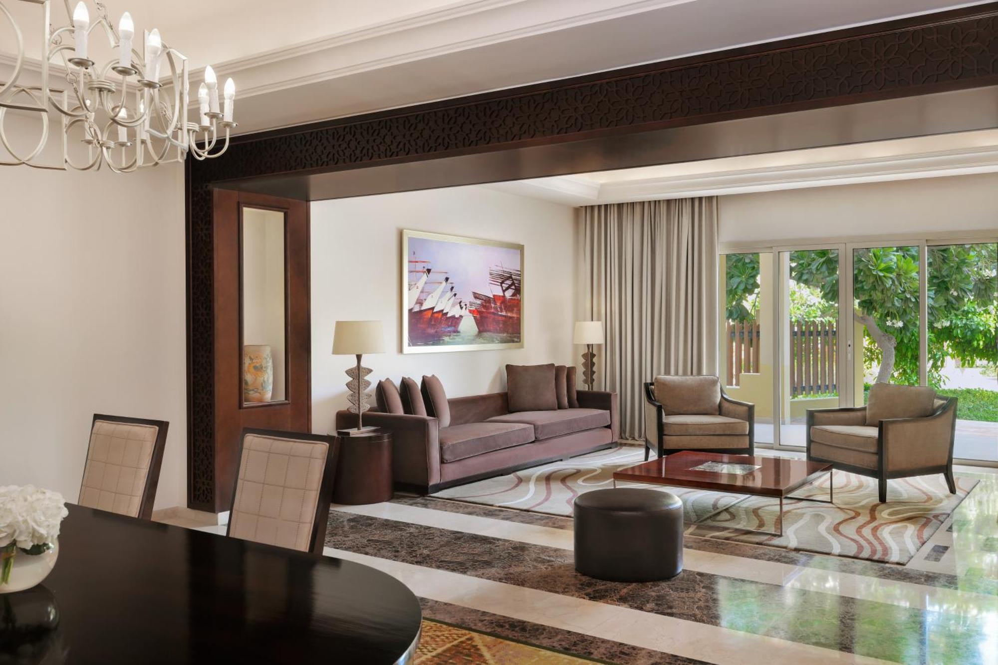 Grand Hyatt Doha Hotel & Villas Eksteriør billede A suite at the Ritz-Carlton, DIFC